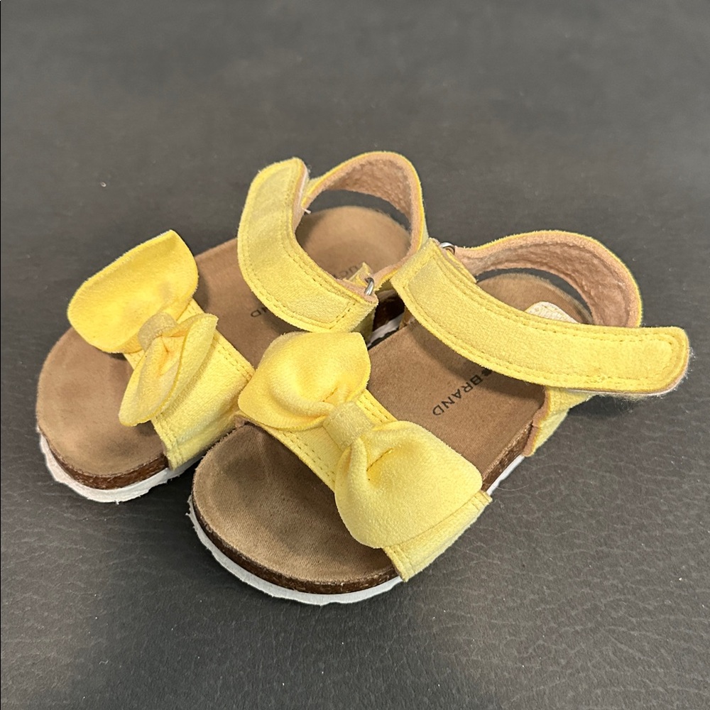 Lucky Brand Girl Bow Sandals, Yellow size 8